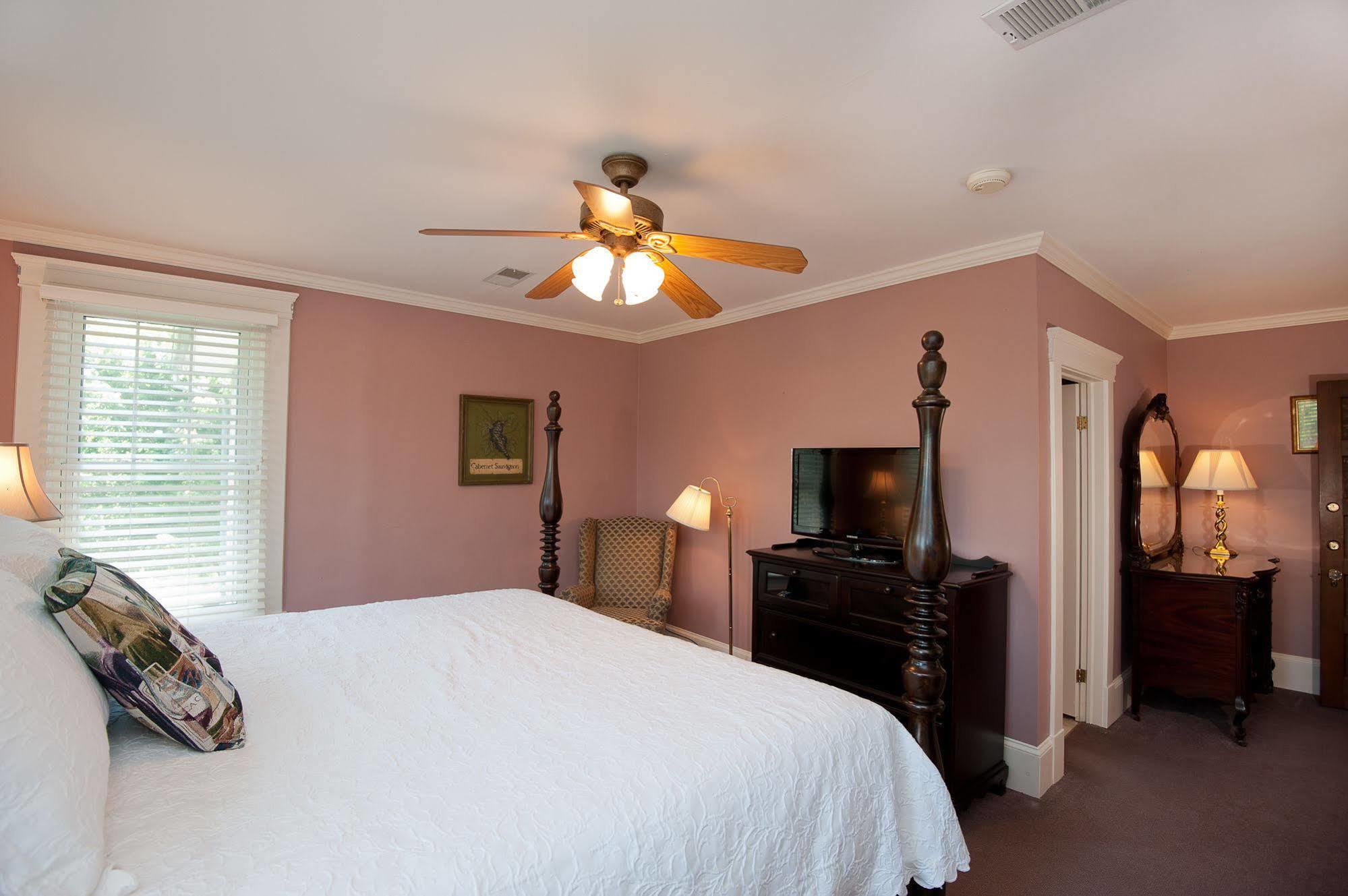 Steeles Tavern Manor Bed & Breakfast Raphine Exterior photo
